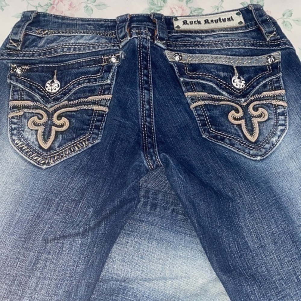 Gorgeous Rock Revival cropped size 26  ankle fit